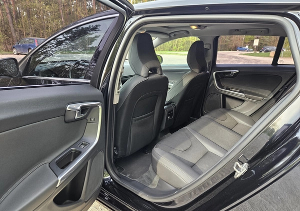 Volvo V60 cena 39900 przebieg: 291000, rok produkcji 2014 z Łomianki małe 529